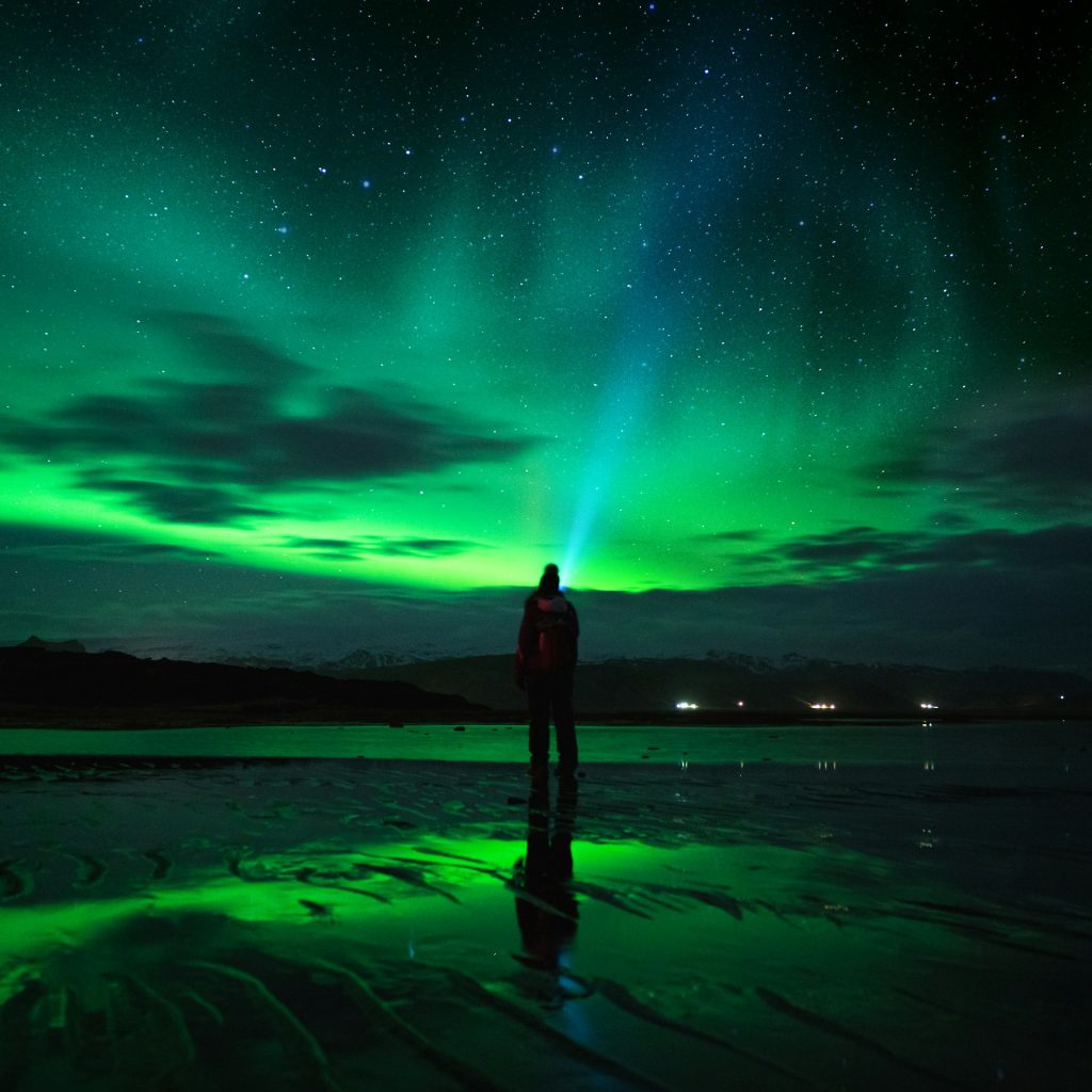 best way to see northern light in Iceland