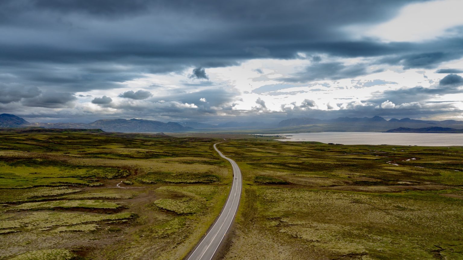 cheap-car-rental-requirements-in-iceland-firefly