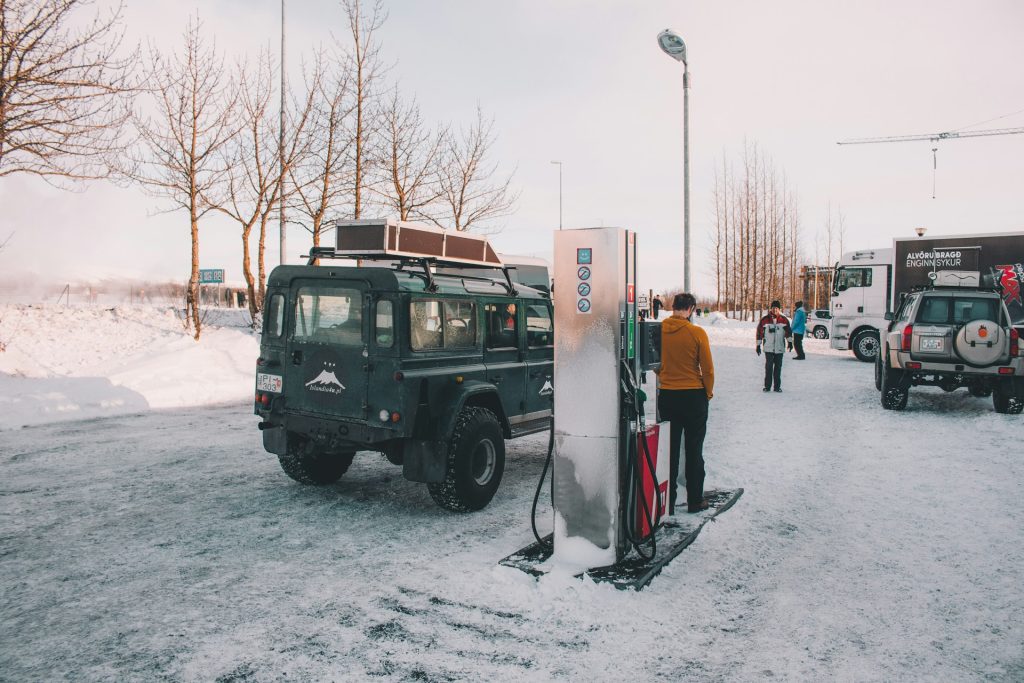 a self serviced oil pump in Iceland