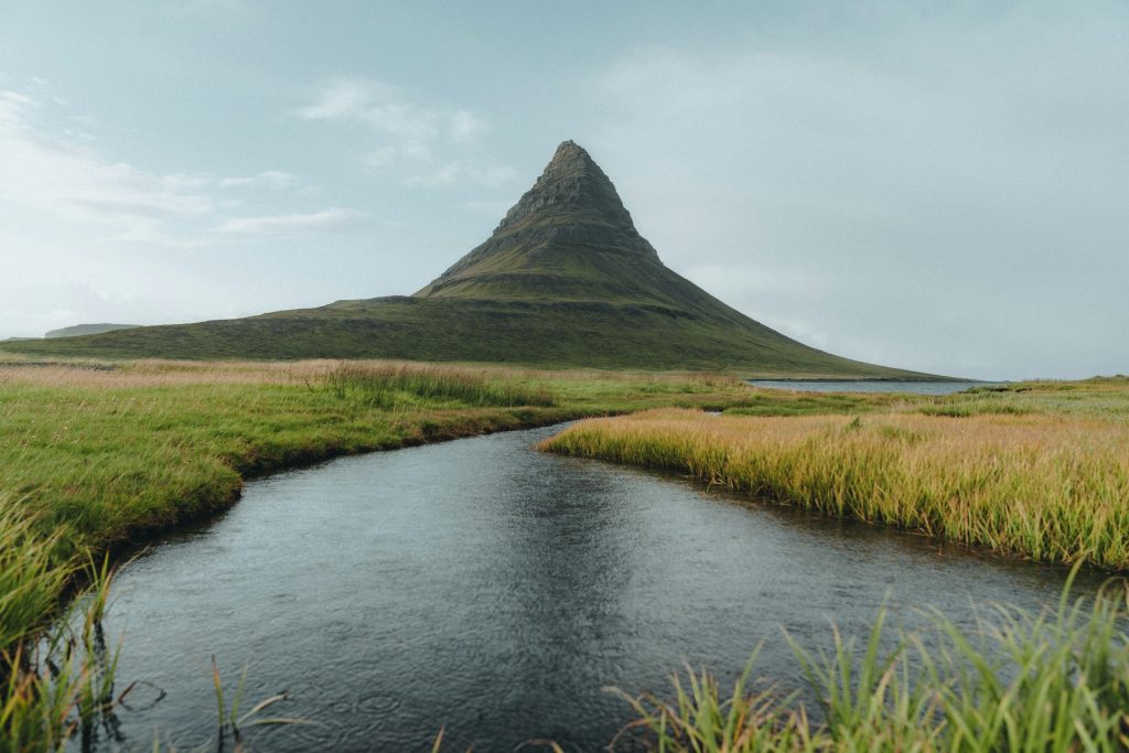 the mount kirkjufell