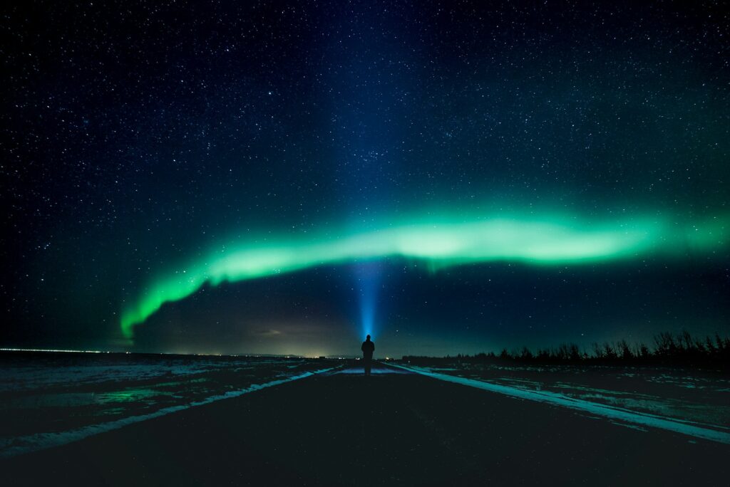 how to see northern light in Iceland 